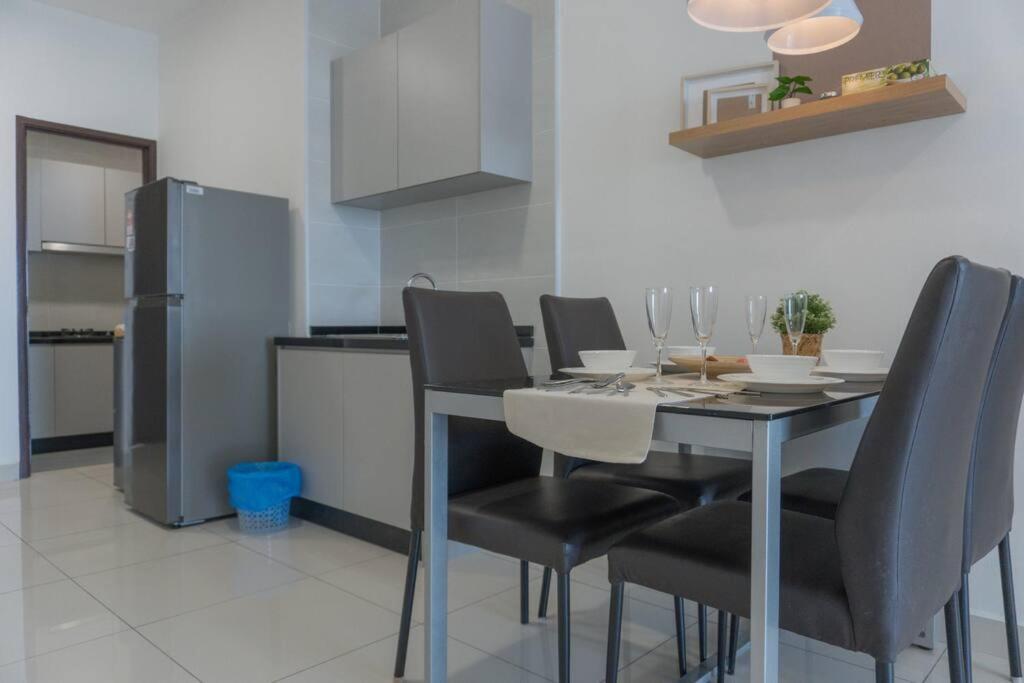 Apartment Ksl A 3r3b 1-5pax #daya#austin#ikea#aeon *